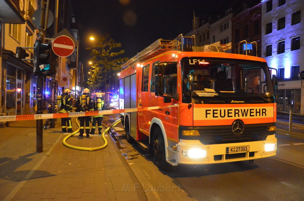 Feuer 2 Koeln Neustadt Sued Aachenerstr P18.JPG - Miklos Laubert